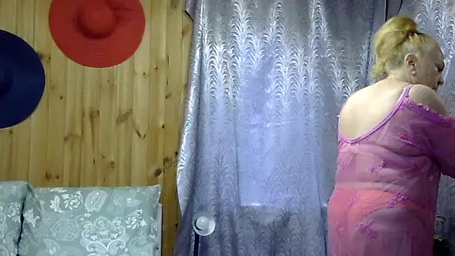 Emma52610 online show from 8, 10, 2025