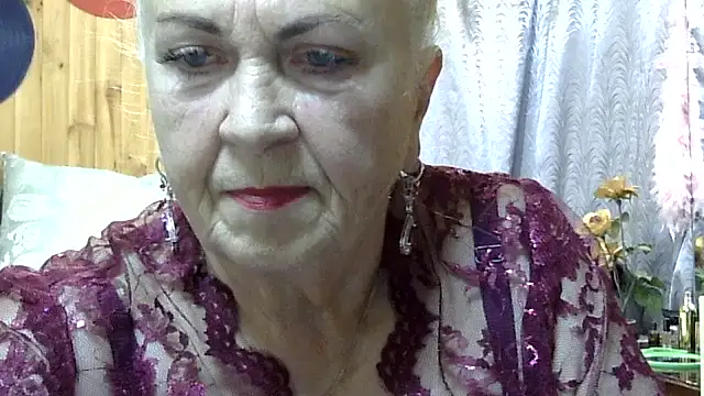 Emma52610 online show from 16, 10, 2025