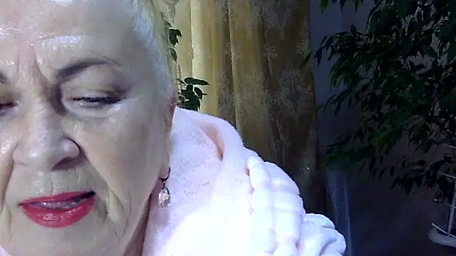 Emma52610 online show from 1, 11, 2025