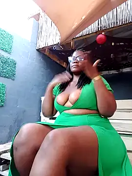 Snapshot of SQUITBOOTY chatting on 8, 12, 2024 SQUITBOOTY online show from 8, 12, 2024