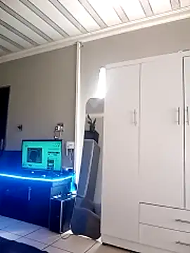 Snapshot of SQUITBOOTY chatting on 28, 11, 2025 SQUITBOOTY online show from 28, 11, 2025