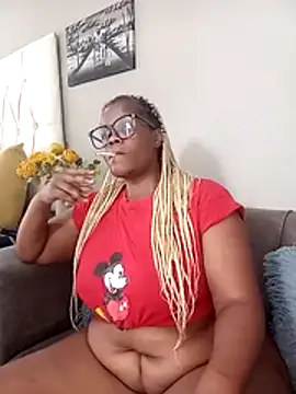 Snapshot of SQUITBOOTY chatting on 4, 12, 2025 SQUITBOOTY online show from 4, 12, 2025