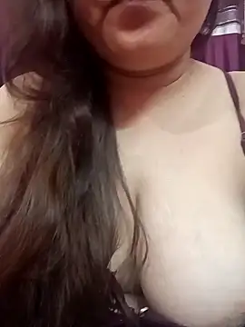 Snapshot of naughtymadam chatting on 5, 2, 2025 naughtymadam online show from 5, 2, 2025