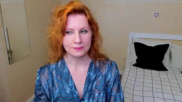 Snapshot of FoxySophia chatting on 21, 9, 2025 FoxySophia online show from 21, 9, 2025