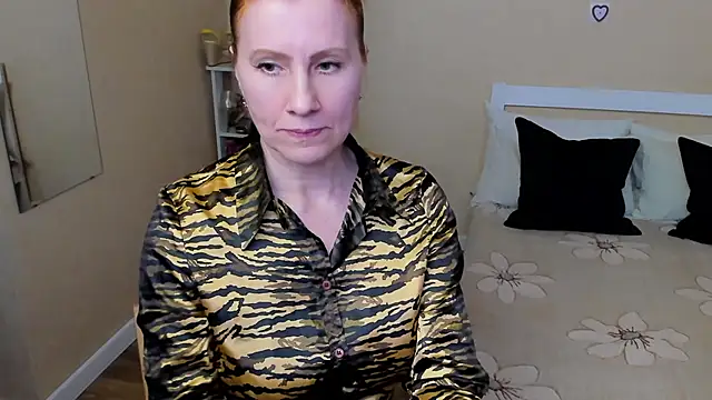 Snapshot of FoxySophia chatting on 26, 9, 2025 FoxySophia online show from 26, 9, 2025