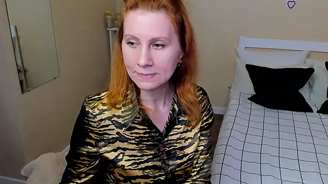 Snapshot of FoxySophia chatting on 26, 9, 2025 FoxySophia online show from 26, 9, 2025