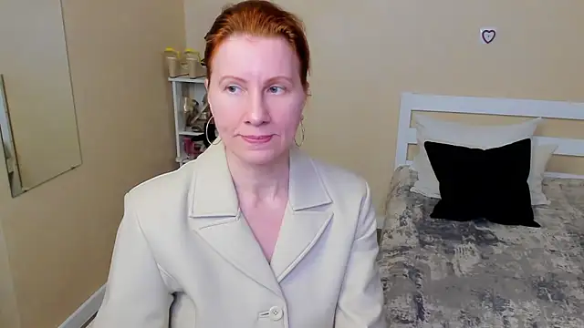 Snapshot of FoxySophia chatting on 30, 9, 2025 FoxySophia online show from 30, 9, 2025