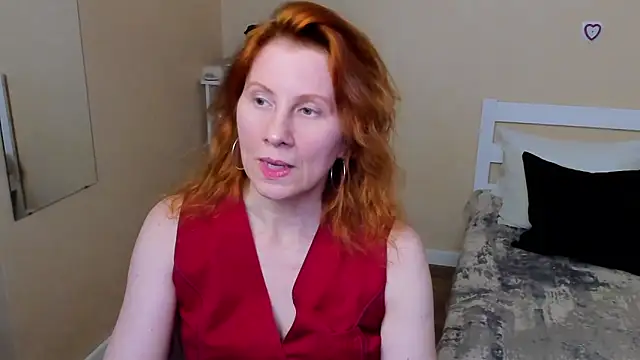 Snapshot of FoxySophia chatting on 1, 10, 2025 FoxySophia online show from 1, 10, 2025