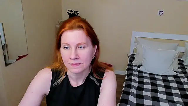 Snapshot of FoxySophia chatting on 30, 10, 2025 FoxySophia online show from 30, 10, 2025