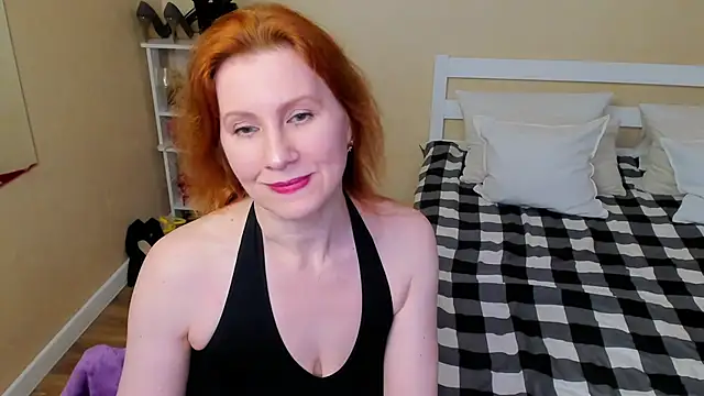 Snapshot of FoxySophia chatting on 7, 11, 2025 FoxySophia online show from 7, 11, 2025