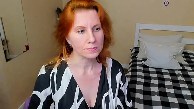 Snapshot of FoxySophia chatting on 14, 11, 2025 FoxySophia online show from 14, 11, 2025