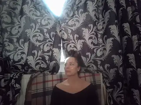 Snapshot of LindaStarS chatting on 13, 2, 2025 LindaStarS online show from 13, 2, 2025