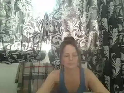 Snapshot of LindaStarS chatting on 16, 2, 2025 LindaStarS online show from 16, 2, 2025