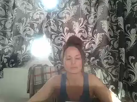 Snapshot of LindaStarS chatting on 18, 2, 2025 LindaStarS online show from 18, 2, 2025