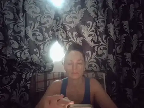 Snapshot of LindaStarS chatting on 20, 2, 2025 LindaStarS online show from 20, 2, 2025