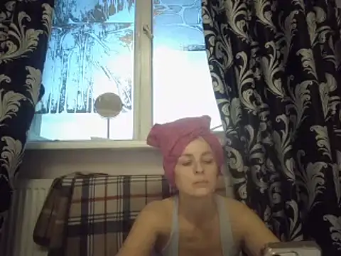 Snapshot of LindaStarS chatting on 27, 2, 2025 LindaStarS online show from 27, 2, 2025