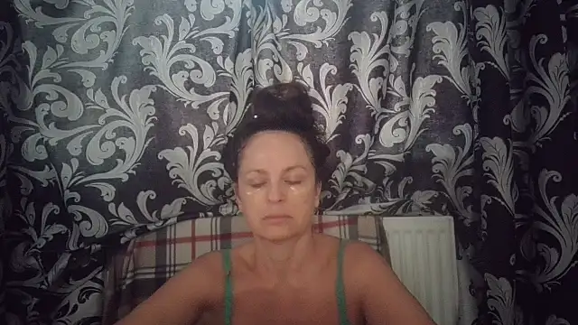 Snapshot of LindaStarS chatting on 20, 9, 2025 LindaStarS online show from 20, 9, 2025