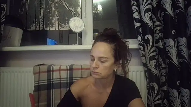 Snapshot of LindaStarS chatting on 5, 10, 2025 LindaStarS online show from 5, 10, 2025