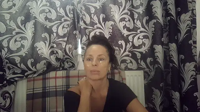 Snapshot of LindaStarS chatting on 9, 10, 2025 LindaStarS online show from 9, 10, 2025