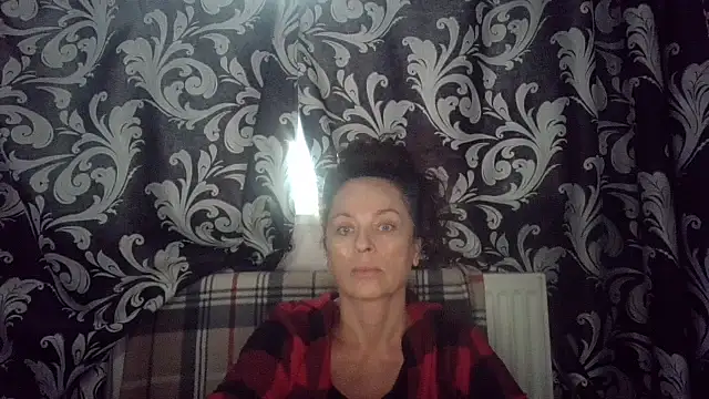 Snapshot of LindaStarS chatting on 10, 10, 2025 LindaStarS online show from 10, 10, 2025