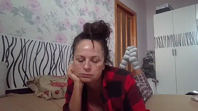 Snapshot of LindaStarS chatting on 11, 10, 2025 LindaStarS online show from 11, 10, 2025