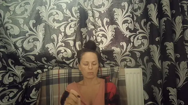 Snapshot of LindaStarS chatting on 12, 10, 2025 LindaStarS online show from 12, 10, 2025