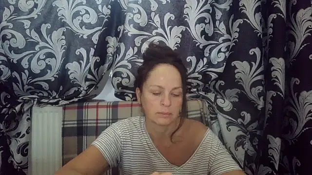 Snapshot of LindaStarS chatting on 1, 11, 2025 LindaStarS online show from 1, 11, 2025