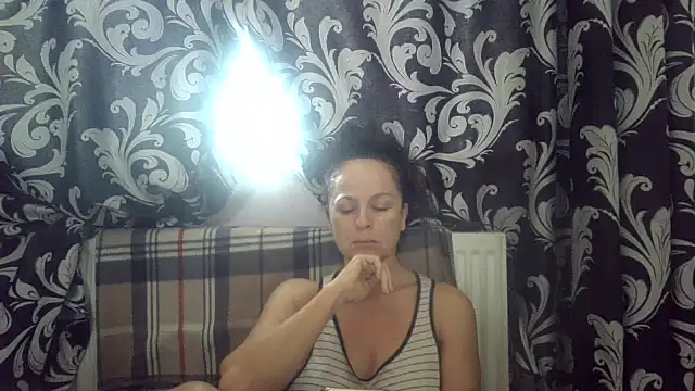 Snapshot of LindaStarS chatting on 14, 11, 2025 LindaStarS online show from 14, 11, 2025