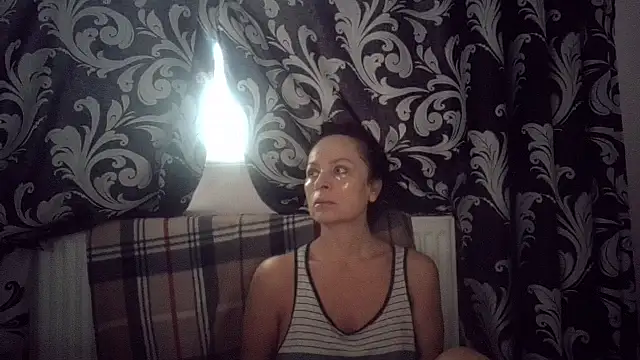 Snapshot of LindaStarS chatting on 16, 11, 2025 LindaStarS online show from 16, 11, 2025