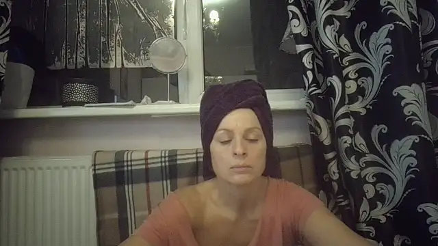 Snapshot of LindaStarS chatting on 3, 12, 2025 LindaStarS online show from 3, 12, 2025