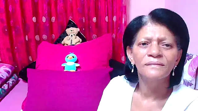 Snapshot of SLUTTYROXY chatting on 12, 10, 2025 SLUTTYROXY online show from 12, 10, 2025