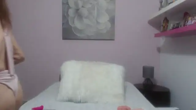 Snapshot of CindyCrawford chatting on 12, 9, 2025 CindyCrawford online show from 12, 9, 2025