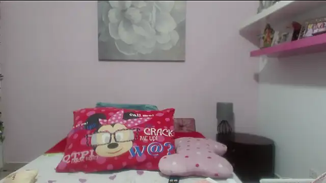 Snapshot of CindyCrawford chatting on 14, 10, 2025 CindyCrawford online show from 14, 10, 2025