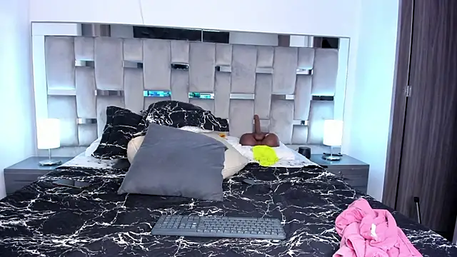 Cammiila online show from 6, 3, 2025