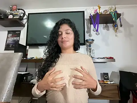 kinky milaxh online show from 6, 3, 2026