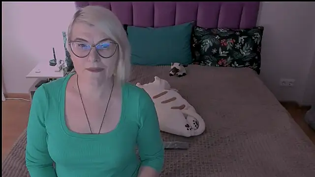 sabrinamacmarren online show from 12, 2, 2025