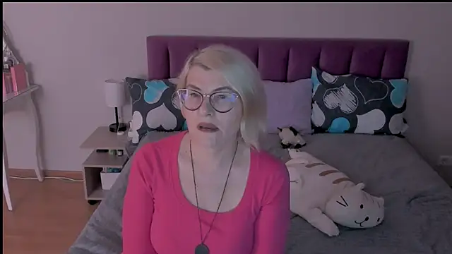 sabrinamacmarren online show from 23, 2, 2025