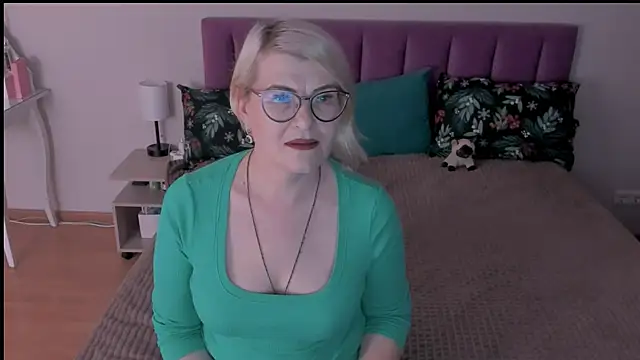 sabrinamacmarren online show from 28, 2, 2025