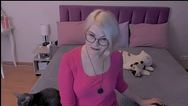 sabrinamacmarren online show from 9, 3, 2025