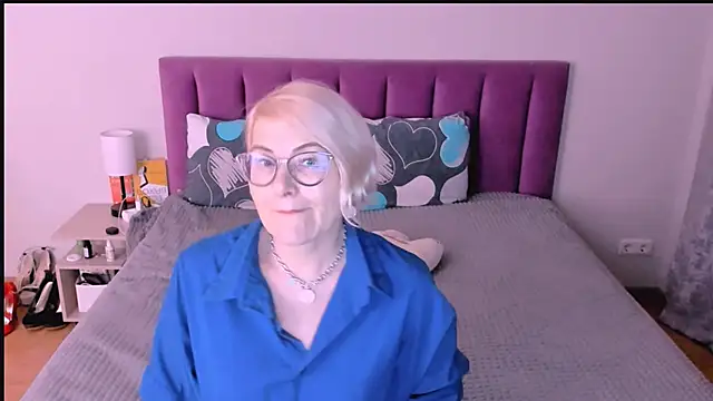 sabrinamacmarren online show from 12, 10, 2025