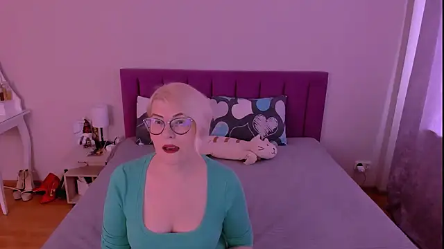 Snapshot of sabrinamacmarren chatting on 2, 2, 2026 sabrinamacmarren online show from 2, 2, 2026