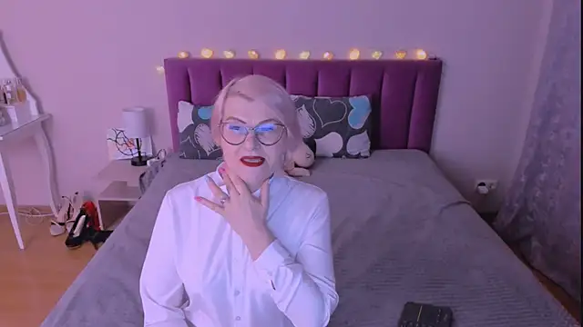 Snapshot of sabrinamacmarren chatting on 14, 2, 2026 sabrinamacmarren online show from 14, 2, 2026