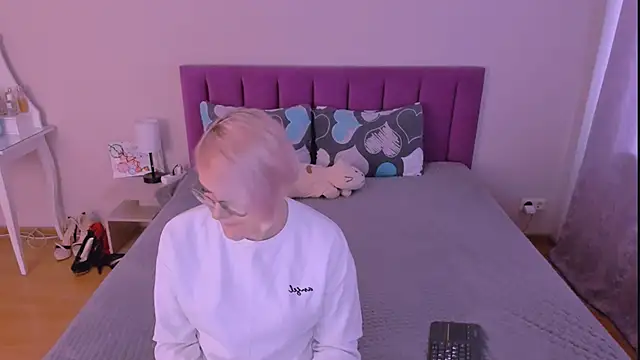 Snapshot of sabrinamacmarren chatting on 17, 2, 2026 sabrinamacmarren online show from 17, 2, 2026