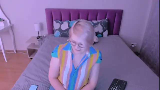 Snapshot of sabrinamacmarren chatting on 19, 2, 2026 sabrinamacmarren online show from 19, 2, 2026