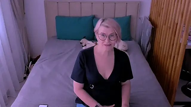 Snapshot of sabrinamacmarren chatting on 2, 3, 2026 sabrinamacmarren online show from 2, 3, 2026