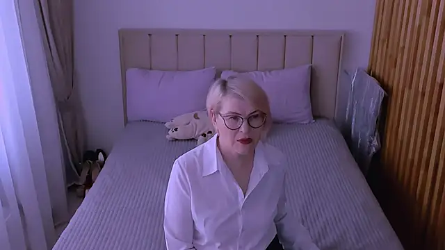 sabrinamacmarren online show from 29, 3, 2026