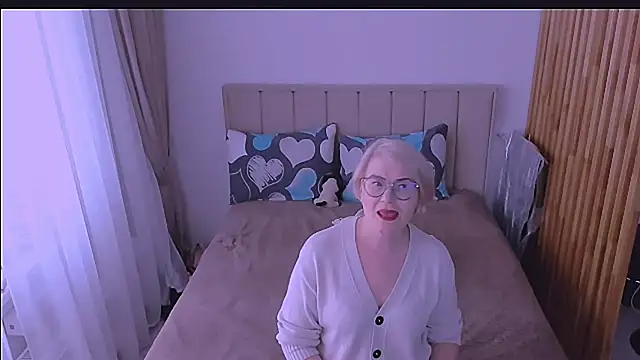 sabrinamacmarren online show from 4, 4, 2026