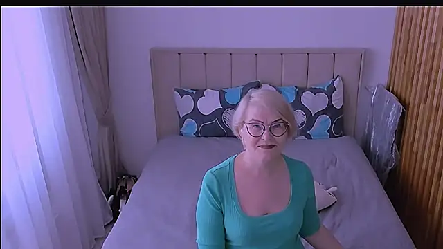 sabrinamacmarren online show from 18, 4, 2026