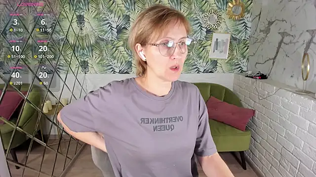 Paris Cherry online show from 21, 12, 2025