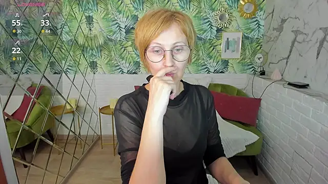 Snapshot of Paris_Cherry chatting on 2, 5, 2026 Paris Cherry online show from 2, 5, 2026